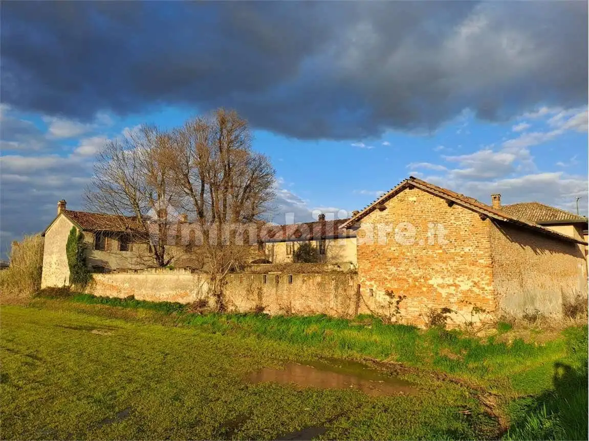 Rustico - Casale in vendita a Bornasco