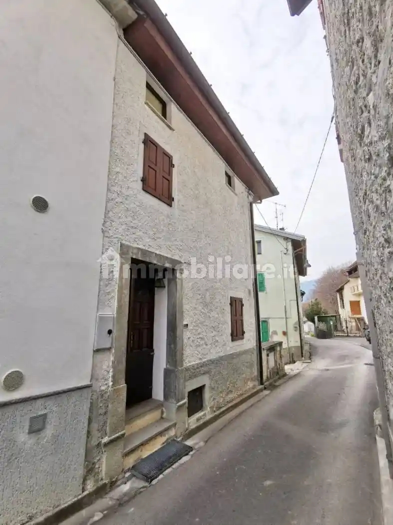 Villa in vendita a Ovaro