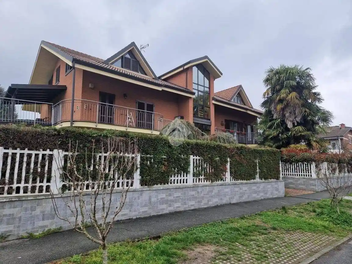 Villa in vendita a Nichelino