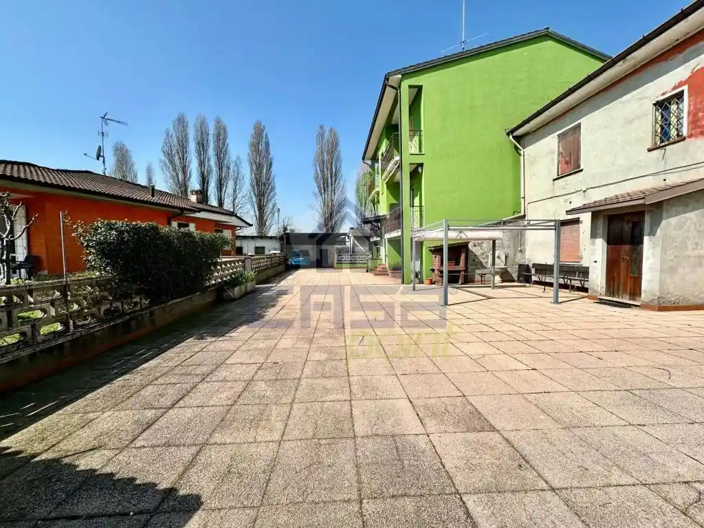 Trilocale via Crotta D'adda 18a, Centro, Acquanegra Cremonese - foto 3