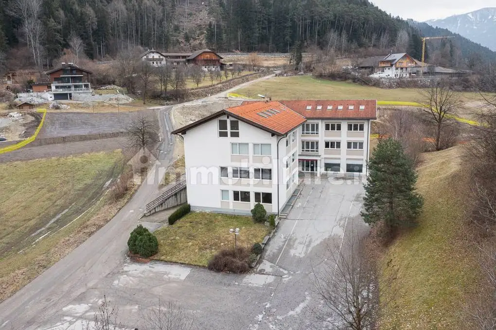 Palazzo - Edificio in vendita a Chienes