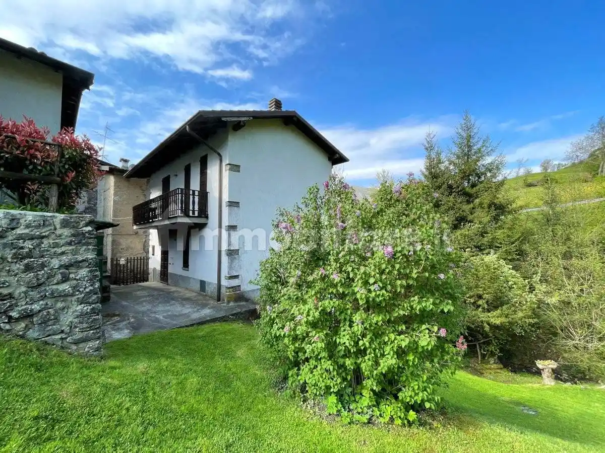 Casa indipendente in vendita a Albino