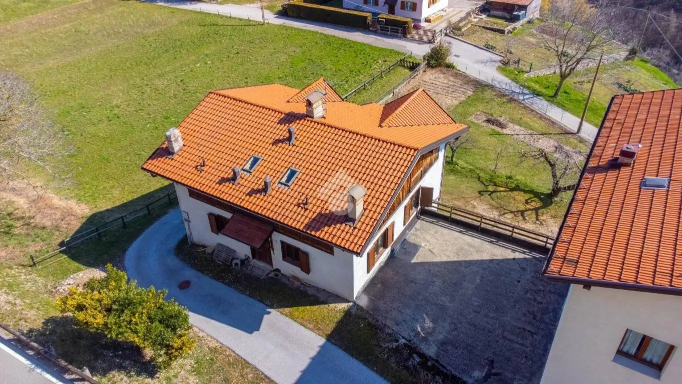 Casa indipendente in vendita a Garniga Terme
