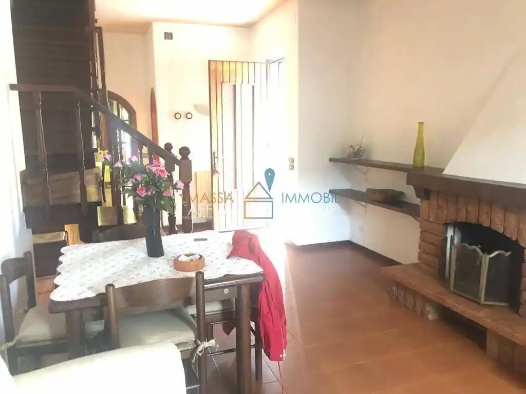 Villetta a schiera in vendita a Montignoso