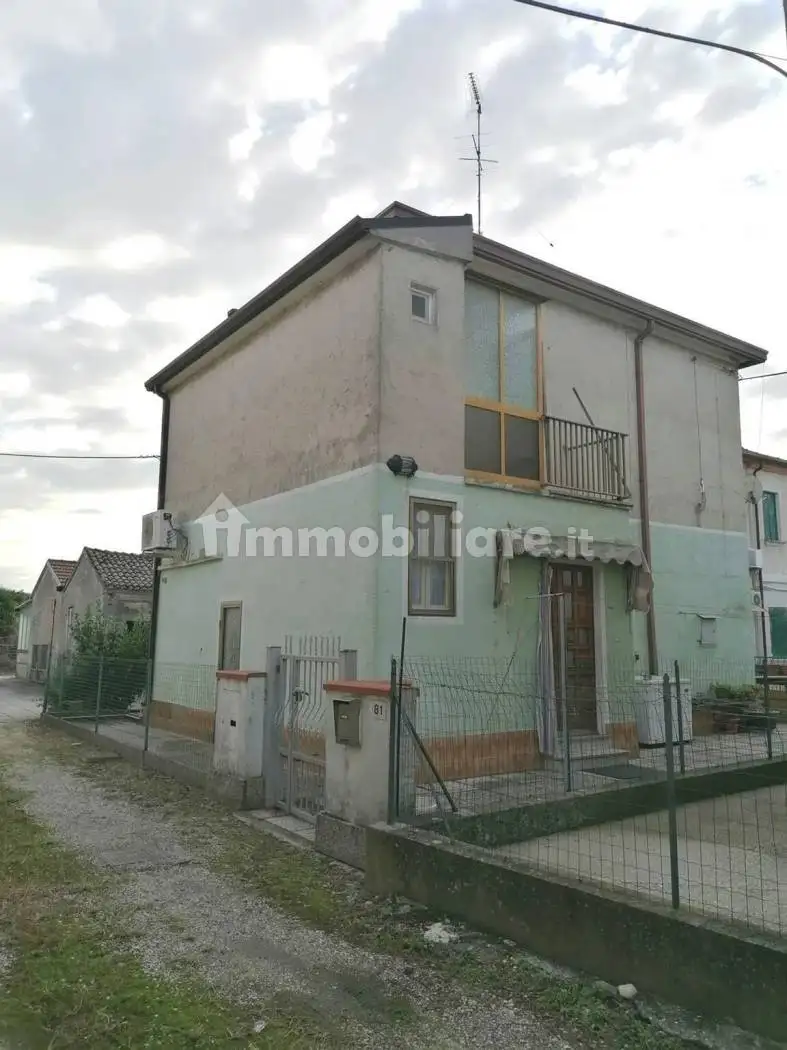 Villa in vendita a Goro