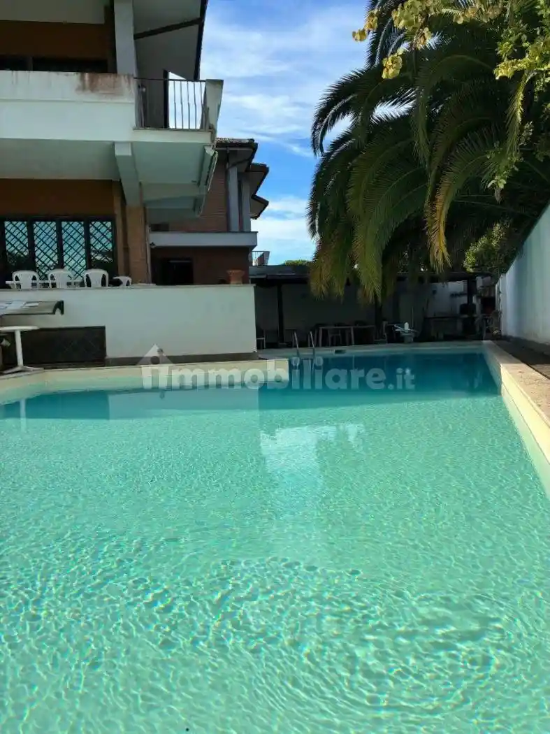 Villa bifamiliare viale Gorgia di Leontini 143, Casal Palocco, Roma - foto 2