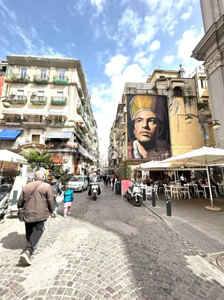 Appartamento in vendita a Napoli