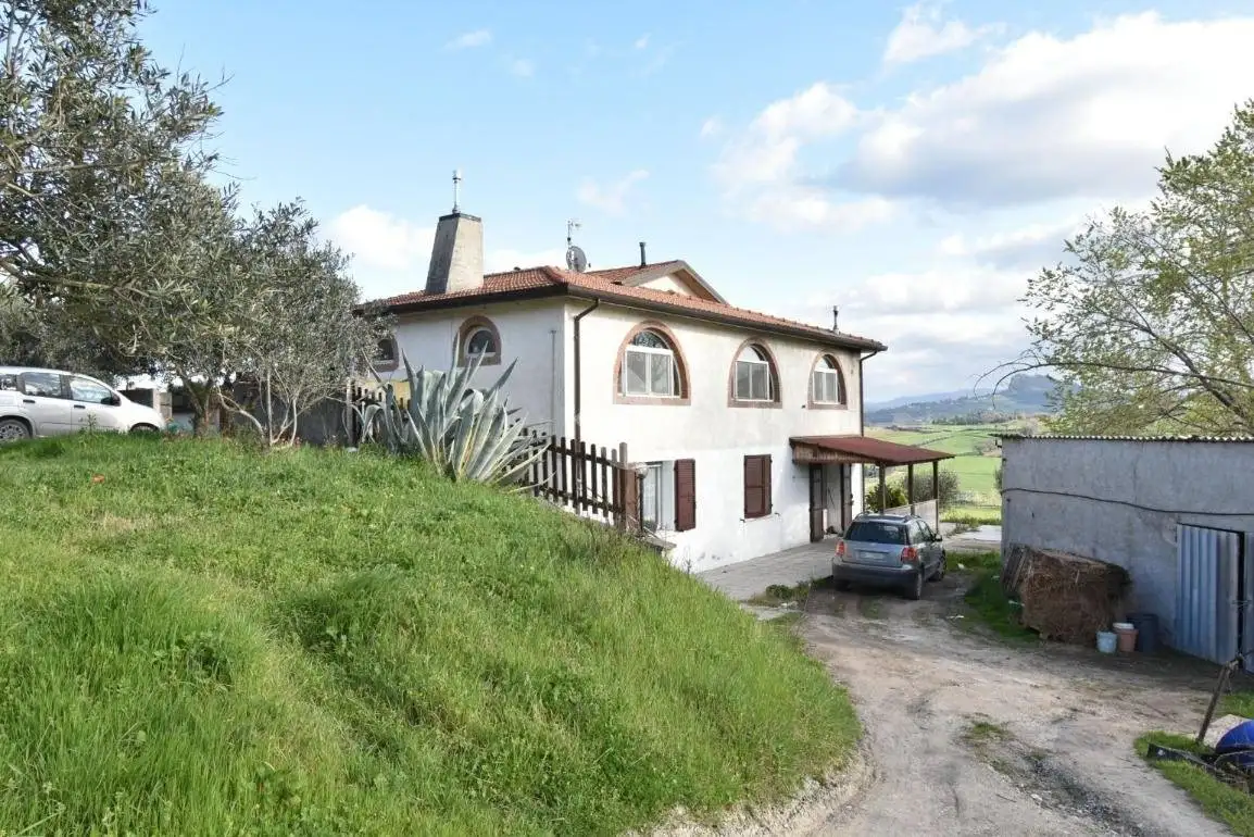 Villa in vendita a Borghi