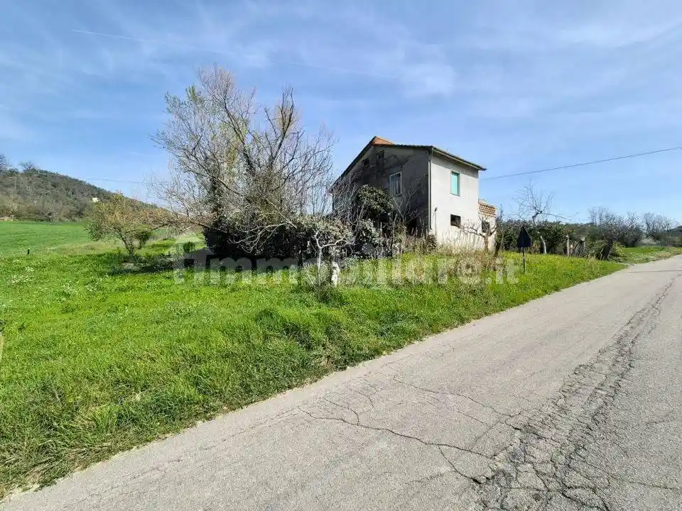 Villa unifamiliare, da ristrutturare, 161 m², Centro, Loreto Aprutino - foto 3