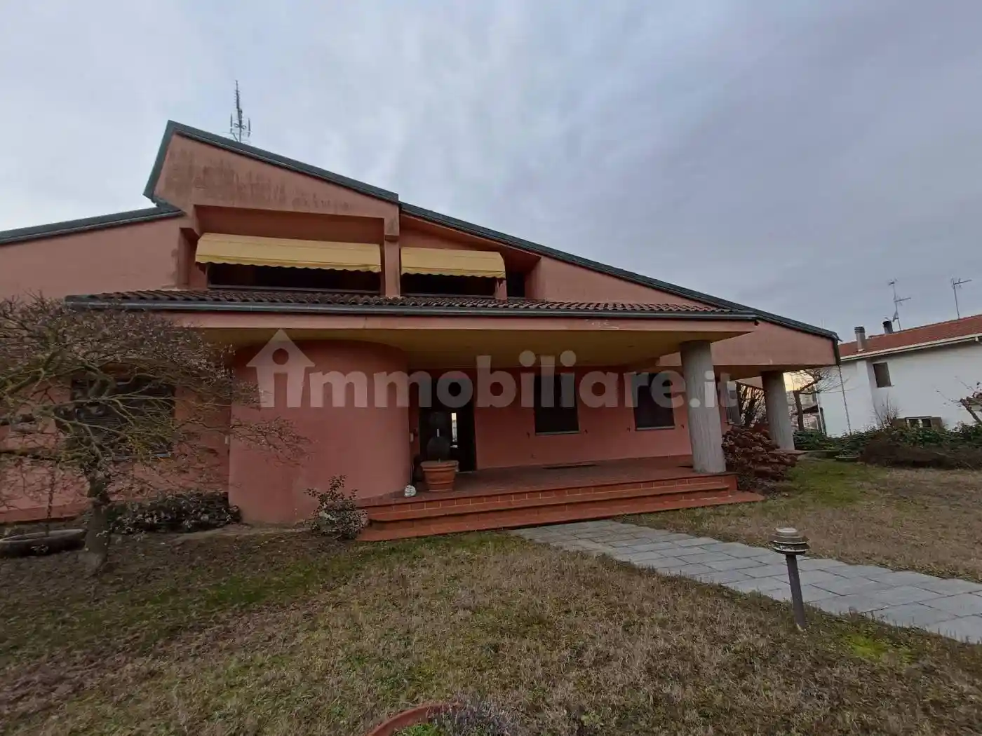 Villa in vendita a San Salvatore Monferrato