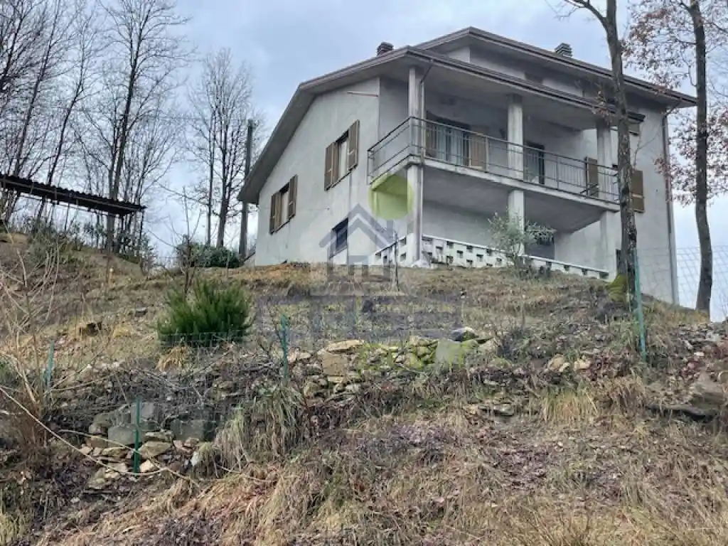 Casa indipendente in vendita a Bettola