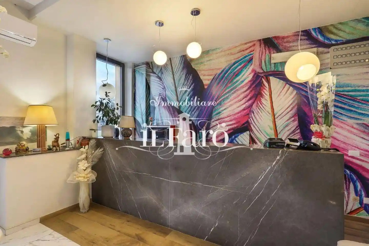 Palazzo - Edificio in vendita a Camaiore