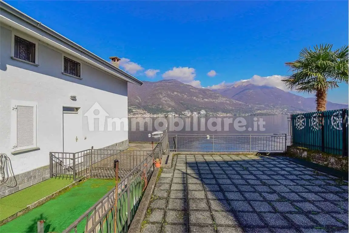 Villa in vendita a Lezzeno