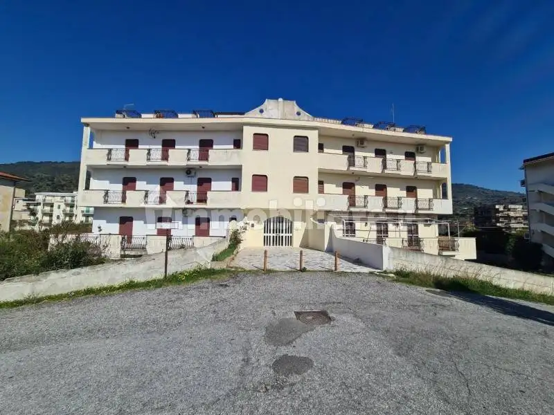 Appartamento in vendita a Falerna