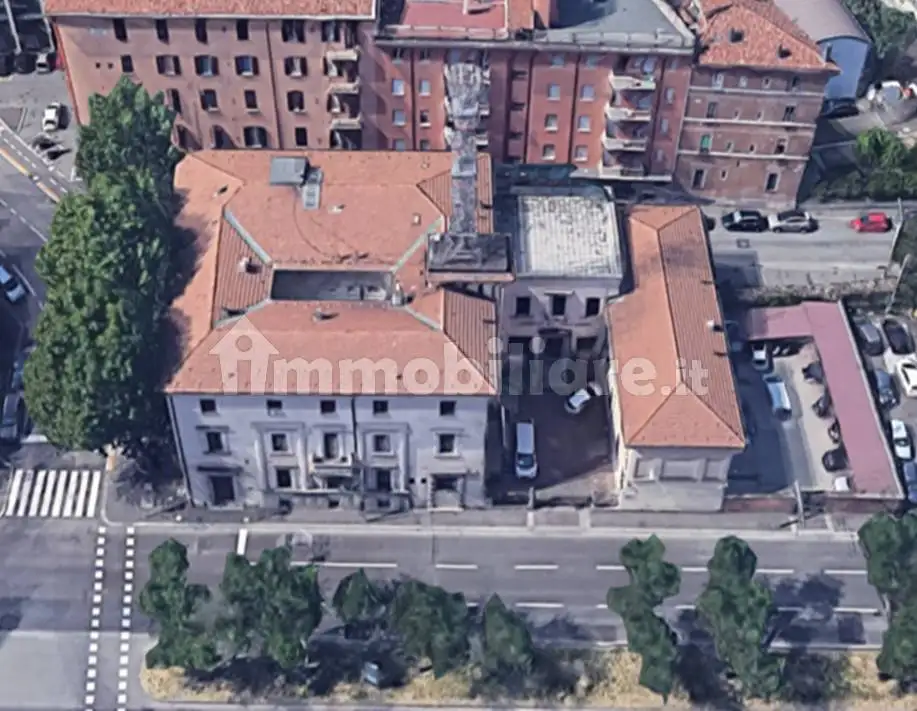 Palazzo - Edificio in vendita a Bologna