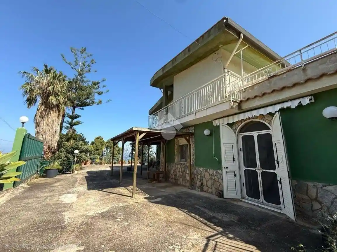 Villa in vendita a Altavilla Milicia