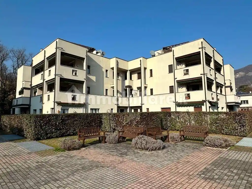 Appartamento in vendita a Canzo