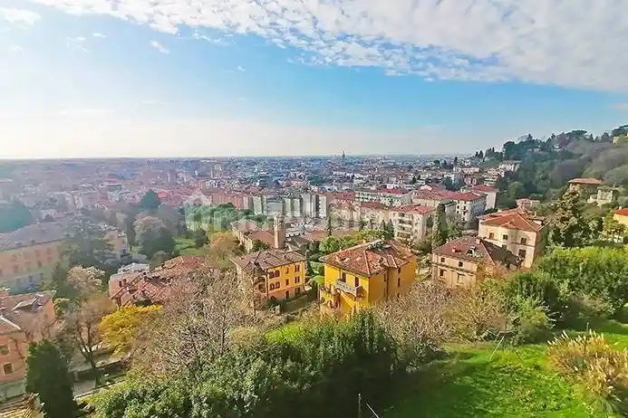 Villa in vendita a Bergamo