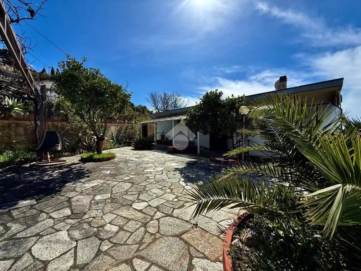 Villa in vendita a Andora