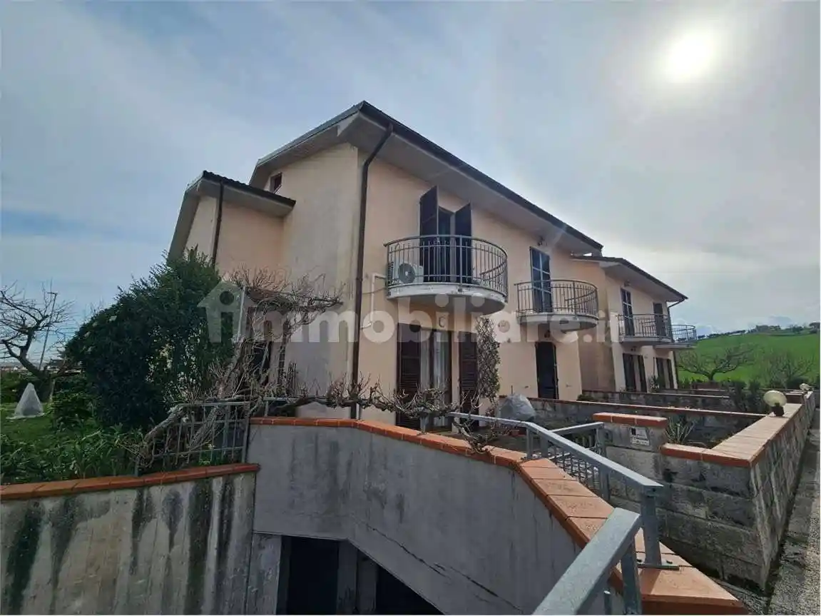 Villetta a schiera in vendita a Monte Roberto