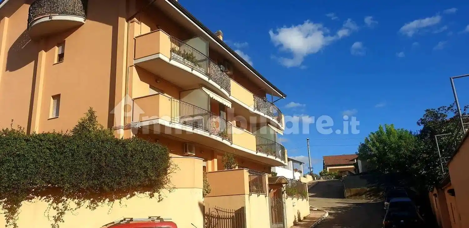 Quadrilocale via Alento, 44, Brecciarola, Chieti - foto 2