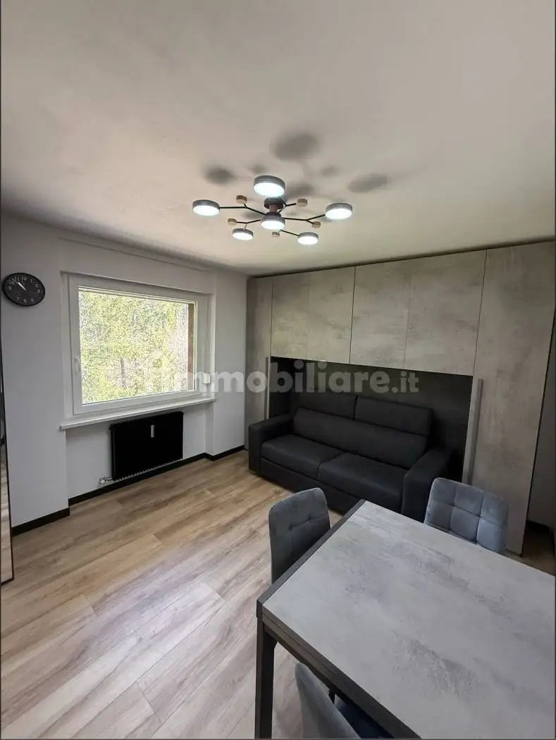 Palazzo - Edificio in vendita a Ronzone