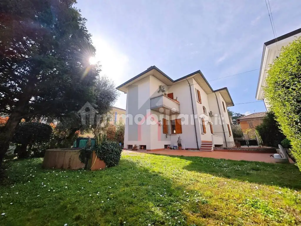 Villa in vendita a Forlì