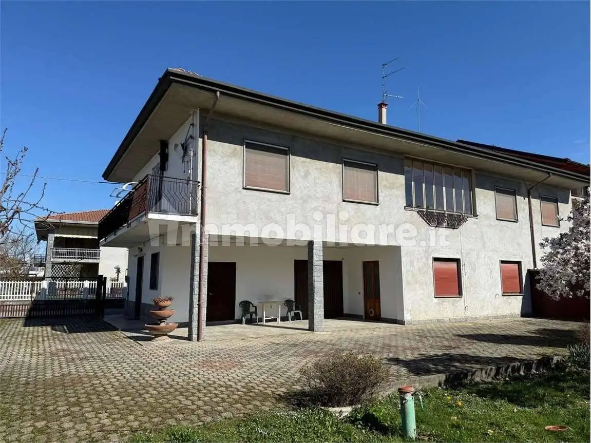 Casa indipendente in vendita a Cavaglio d'Agogna