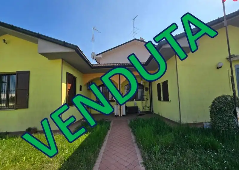 Villa in vendita a Formigara