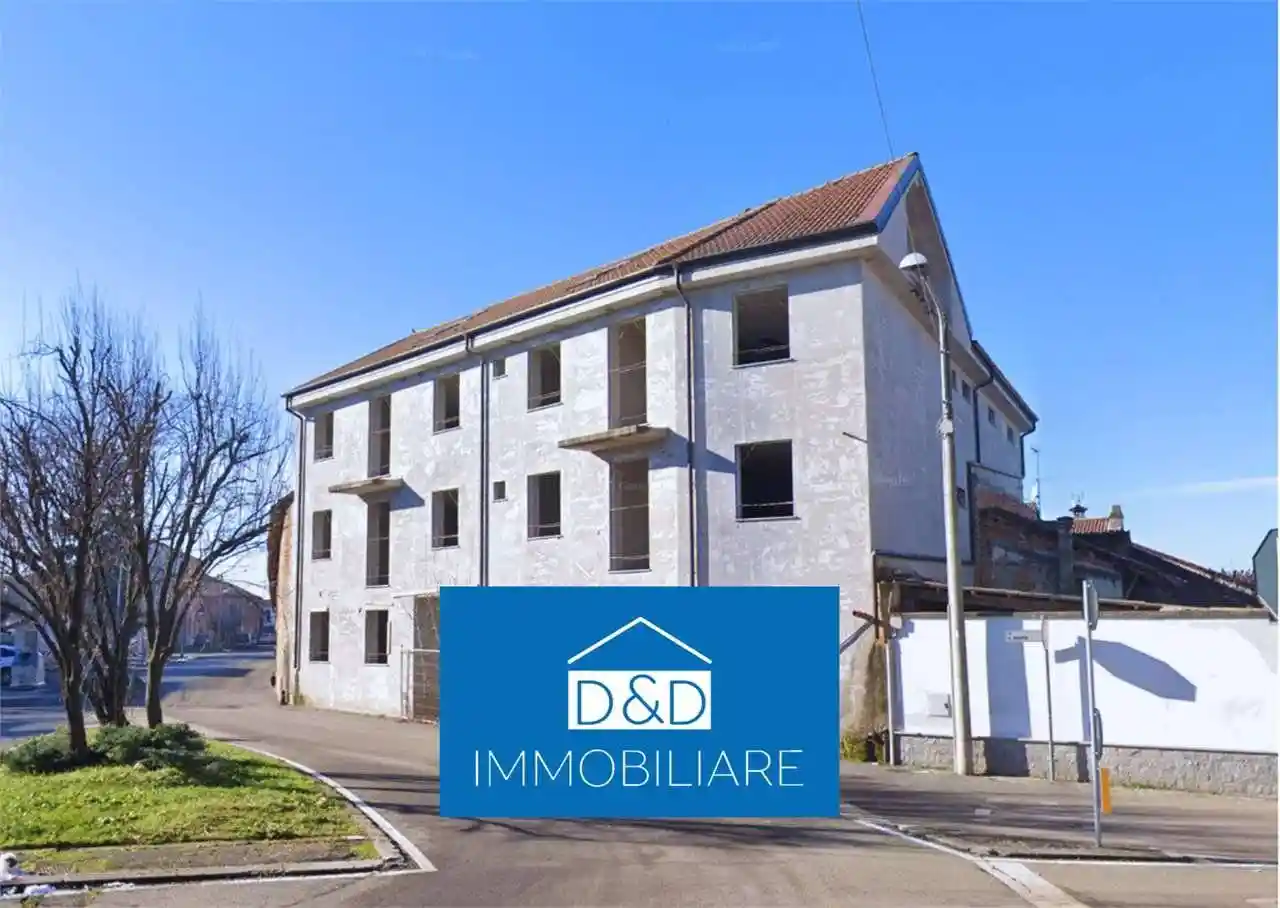 Palazzo - Stabile in vendita a Castellazzo Bormida