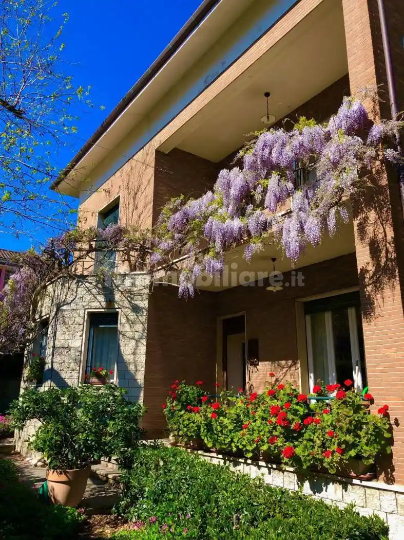 Villa in vendita a Falconara Marittima