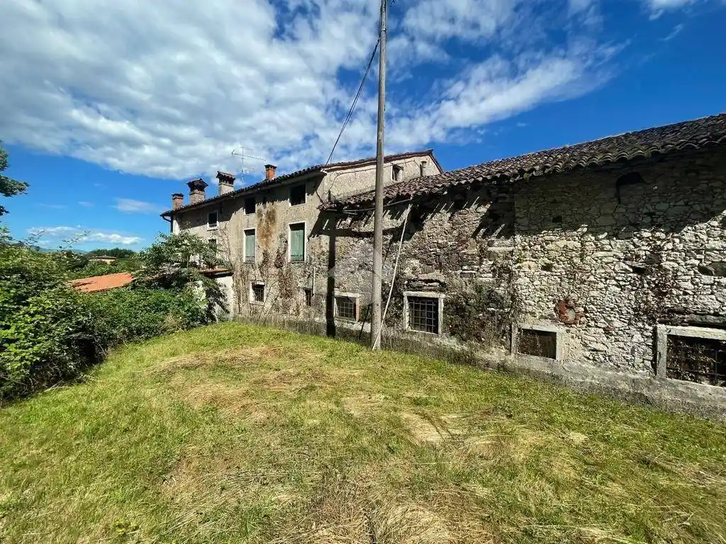 Rustico - Casale in vendita a Schio