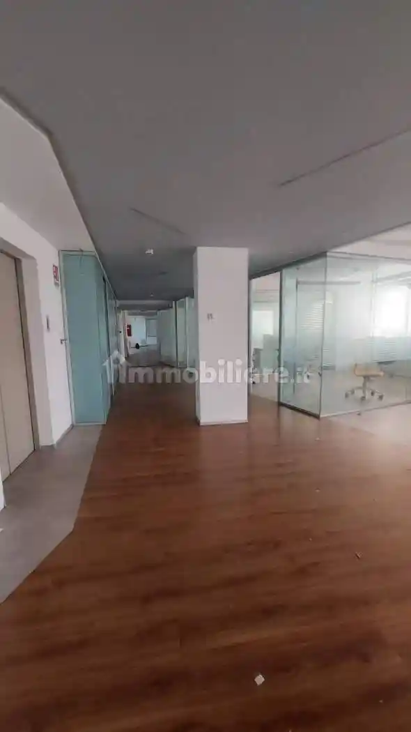 Palazzo - Edificio in Affitto - foto 3