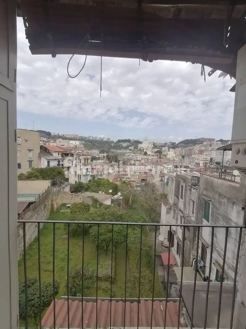Appartamento in vendita a Napoli