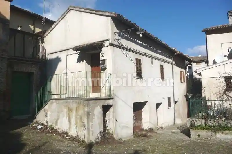 Casa indipendente in vendita a San Severino Marche