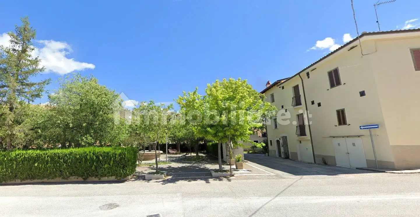 Casa indipendente in vendita a Castelvecchio Calvisio