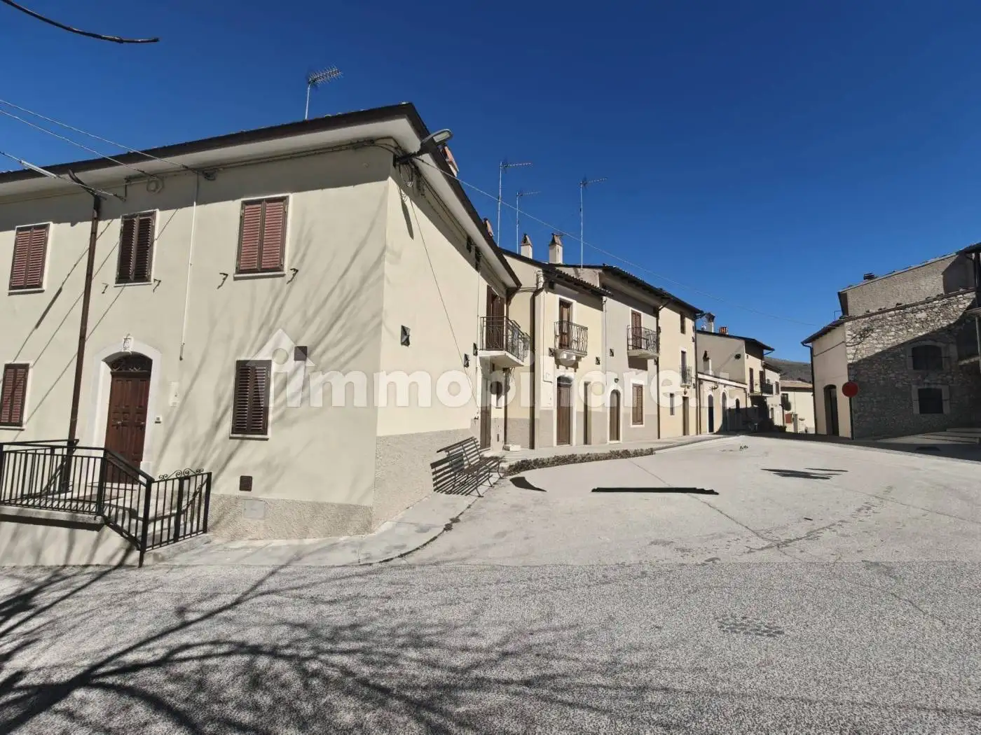 Terratetto unifamiliare piazza Torremaggiore, Castelvecchio Calvisio - foto 3