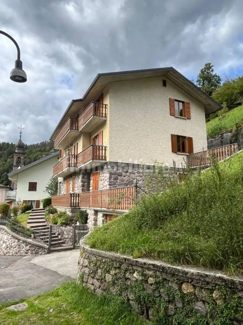 Casa indipendente in vendita a Roncobello