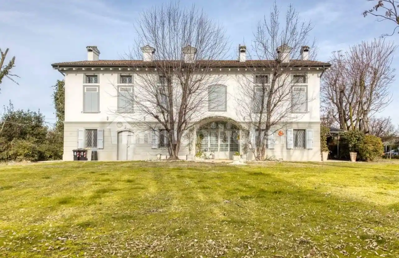 Villa in vendita a Carpi