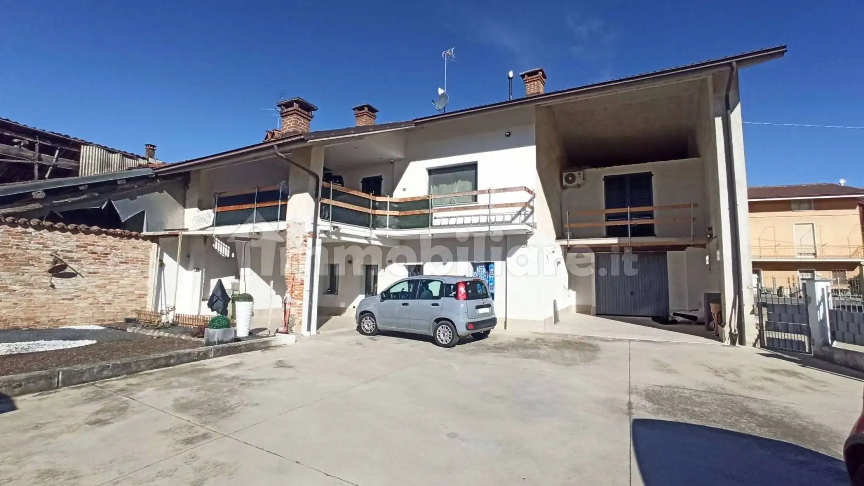 Casa indipendente in vendita a Magliano Alpi