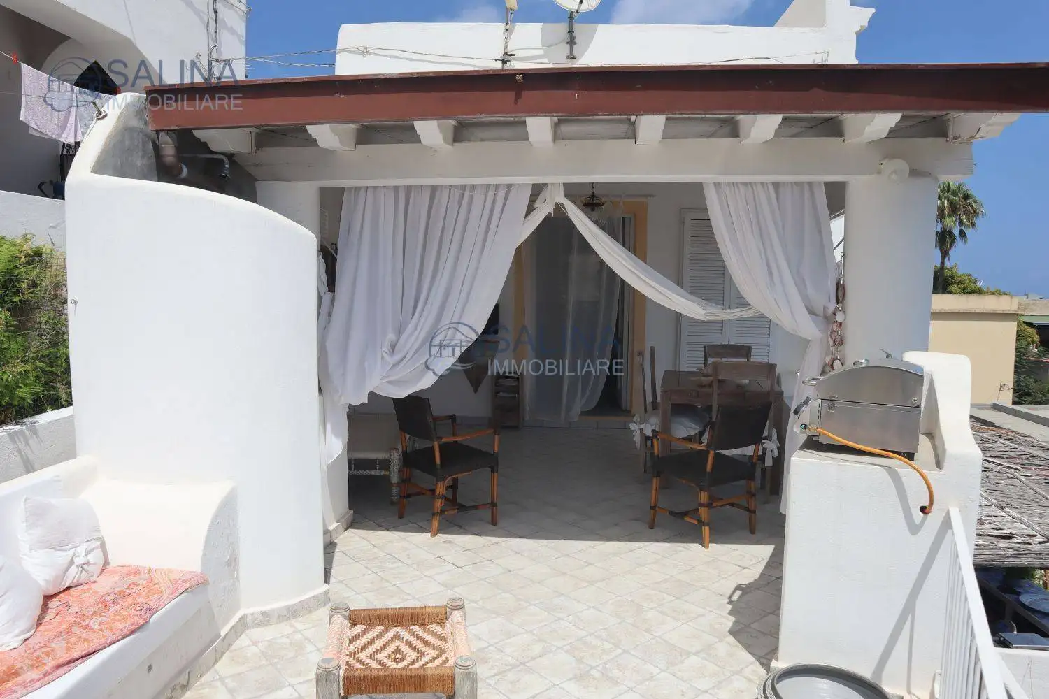 Villa in vendita a Santa Marina Salina