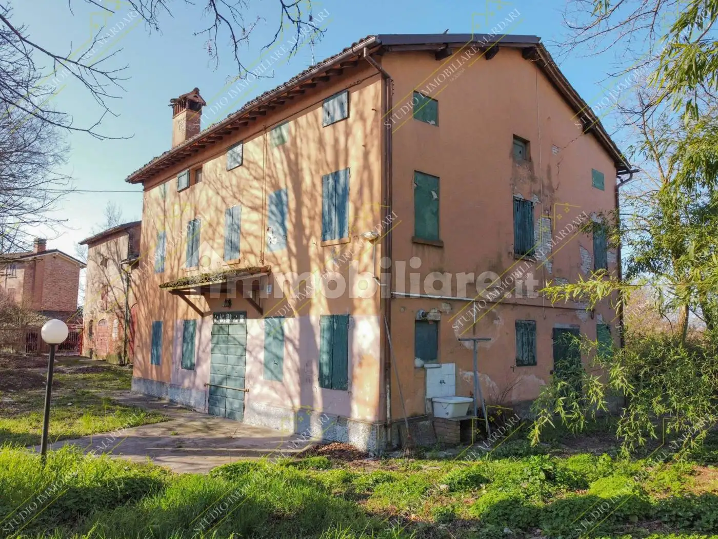 Rustico - Casale in vendita a Modena