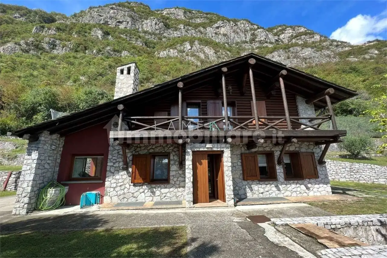 Villa in vendita a Cividate Camuno