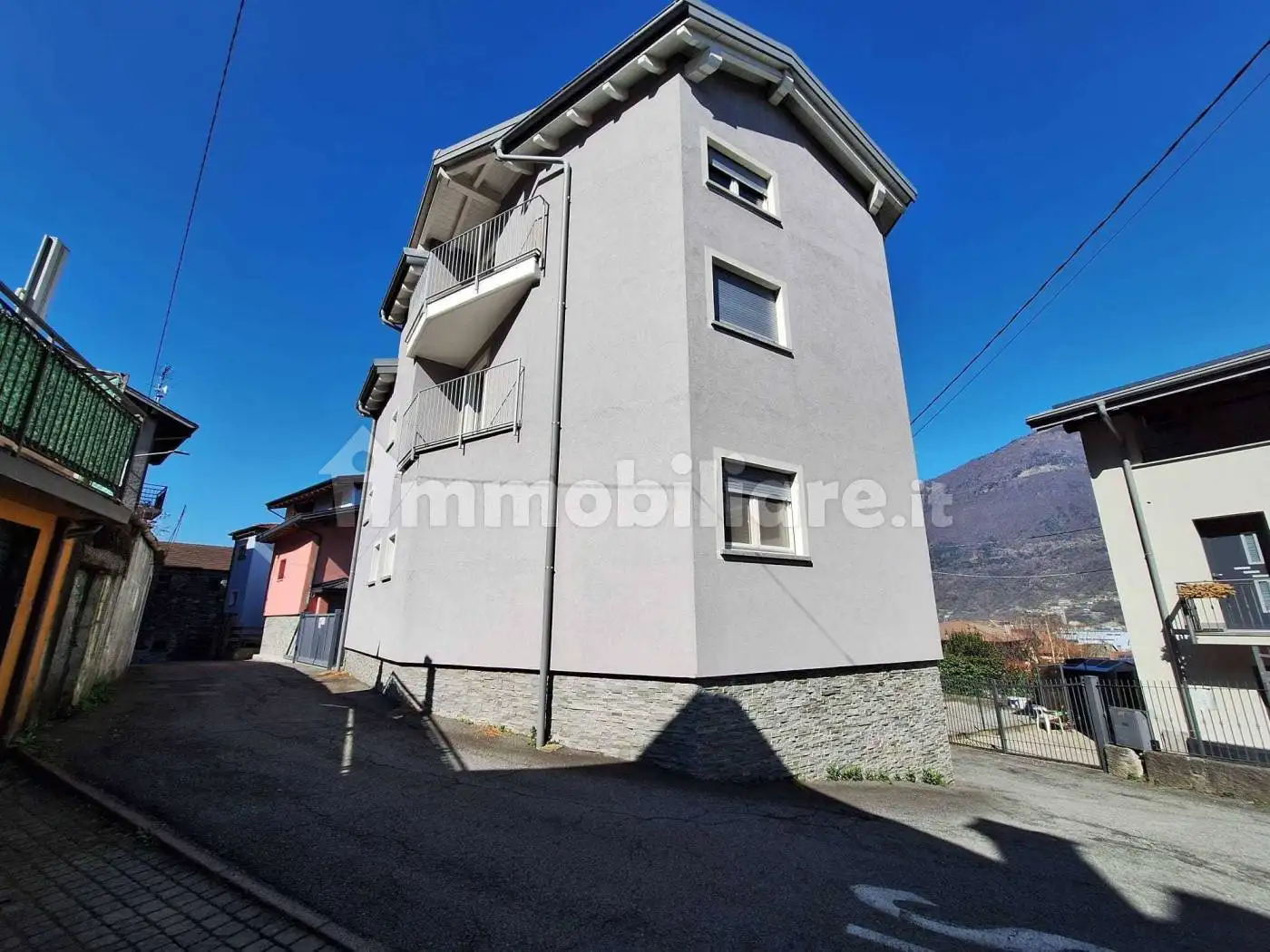 Appartamento in vendita a Rogolo