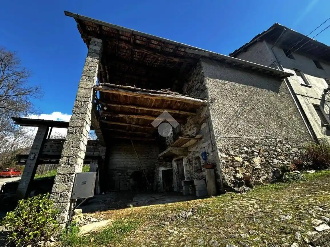 Rustico - Casale in vendita a Colico