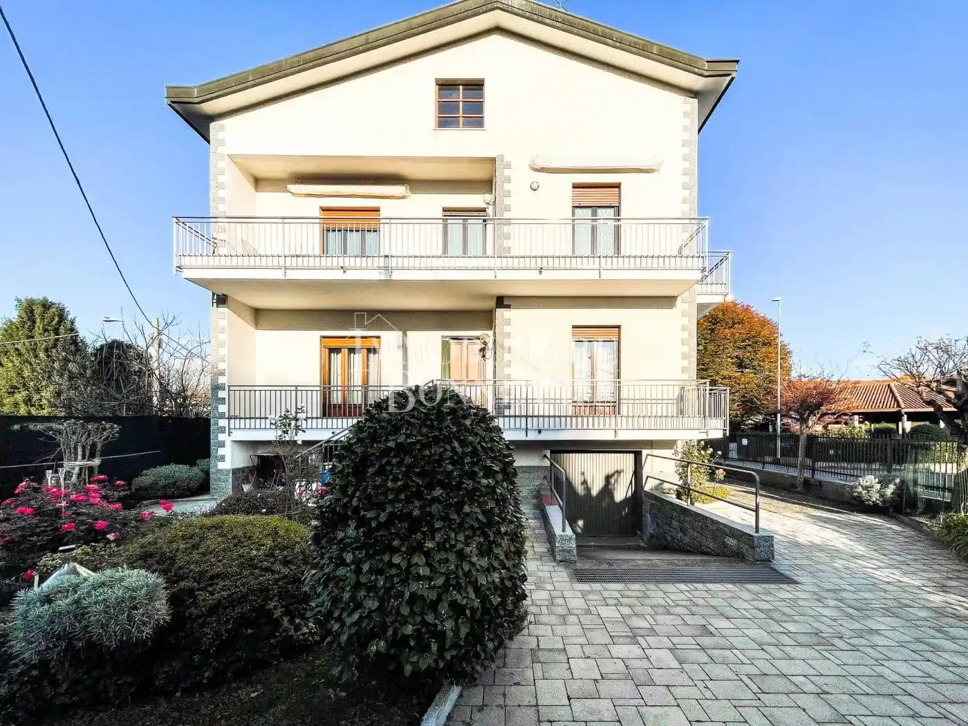 Villa in vendita a Vedano Olona