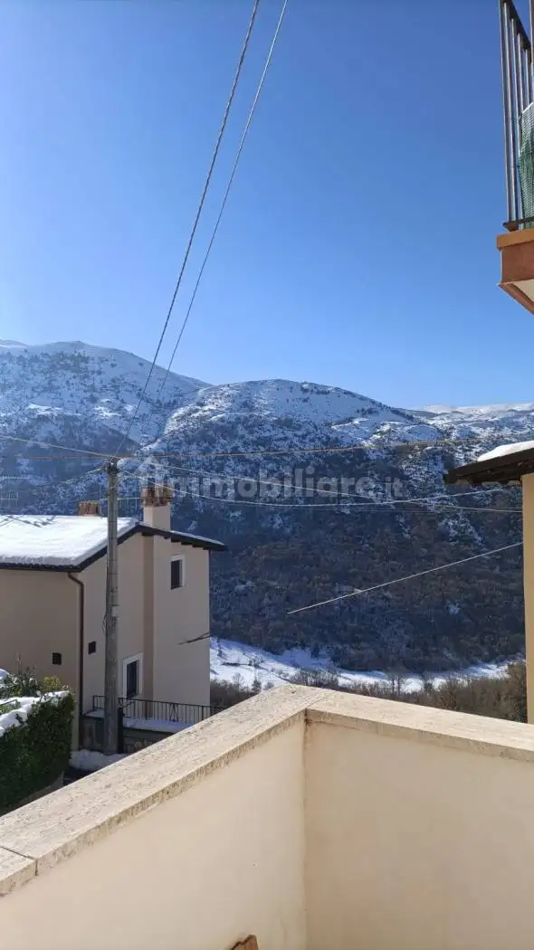 Appartamento in vendita a Lucoli