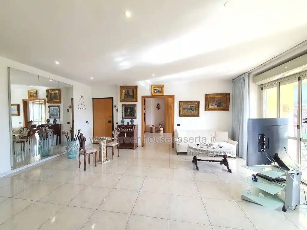 Appartamento via Ferdinando Fuga 68, Via Ruggiero, Caserta - foto 2