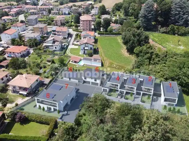 Villetta a schiera in vendita a Montano Lucino