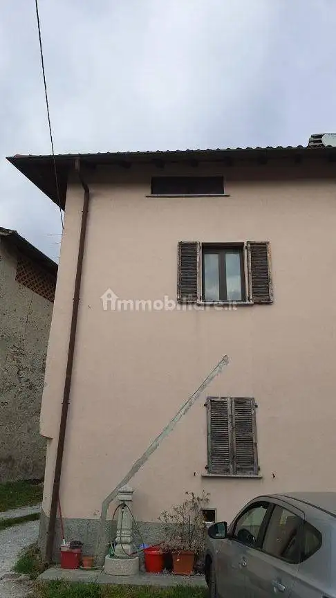 Casa indipendente in vendita a Castello di Brianza